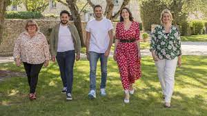 Puis c'est l'émission c à vous, sur france 5, qui la recrute en tant que chef récurrent, au même titre que en mars 2016, elle annonce qu'elle arrête sa rubrique culinaire dans l'émission c à vous après cinq ans de bons et loyaux services. La Bethunoise Pepee Le Mat Au Casting De Mon Gateau Est Le Meilleur De France Tourne A Douai