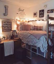 40 Cute And Elegant Teenage Bedroom Decoration With Big Bed Dorm Room Diy Dorm Room Inspiration Dorm Room Designs