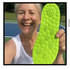 What passes for noise relief in Hawaii! One-foot tall hedges but don't  worry they'll be at least two feet tall in a year.