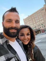 JON HOESE: WACONIA AND COLOGNE BANKER STROVE TO BE AS VALUABLE AND  VERSATILE AS POSSIBLE AS GOPHER FOOTBALL PLAYER