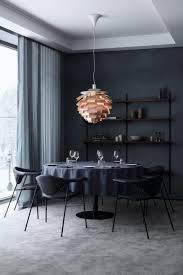 Salle A Manger Moquette Grise Table Ronde Nappe Grise Chaise Noire Etagere Murale Noire Mur Petite Salle A Manger Salle A Manger Table Ronde