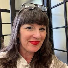 Lesley-Anne Kerr (@salhawke)