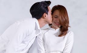 Cả hai lần hợp tác cặp đôi đều có những khoảnh khắc ngọt ngào khiến khán giả không chỉ trong phim, tại buổi họp báo cặp đôi cũng ngượng ngùng diễn lại phân cảnh tình cảm ngọt ngào. Gqtfktijyfguwm