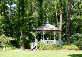 Custom Gazebo Construction & Installation | Urban Flow Landscape