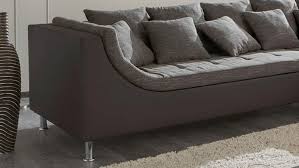 Dieses sofa besticht durch das sehr elegante design, das moderne und klassik vereint. Ecksofa Montego In Braun Mit Kissen 326x213 Cm