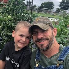 Silas Tate's Instagram, Twitter & Facebook