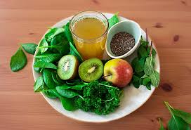 Im gegensatz zu anderen diäten bekommt der körper viele powerstoffe, die er zum abnehmen braucht. Die Besten Smoothies Zum Abnehmen Schlank In Wenigen Tagen