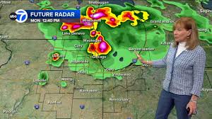 Chicago weather forecast: Heat warnings, advisories in effect with chance for storms Monday