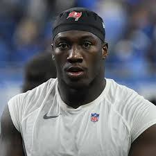 Russell Bowles's Instagram, Twitter & Facebook