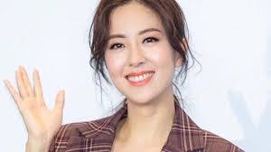 Natalie Tong's Instagram, Twitter & Facebook