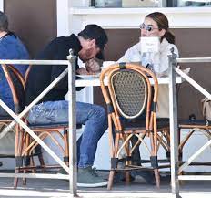 The leading role of the series is sidney prescott, portrayed by canadian actress neve campbell, who is accompanied by ambitious news reporter gale weathers, played by courteney cox, and the police officer dewey riley, played by. Lucy Hale Photographed Kissing Skeet Ulrich