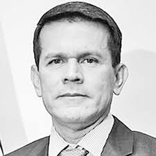 Conozca cuáles son las normas para que pueda pilotear un dron de forma  legal