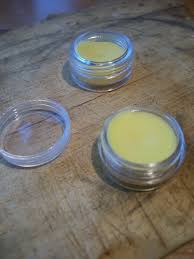 Bei den nachfolgenden rezepten ist die anleitung zur herstellung des lippenbalsam immer gleich: Diy Lippenpflege Selbermachen Lipbalm Diy Kleine Geschenke