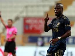 Fenerbahçe, enner valencia'ya ödeyeceği maaş ise spor gündemine bomba gibi düştü. Enner Valencia Enner Remberto Velencia Lastra Fenerbahce