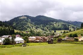 În 1499, din porunca domnitorului ştefan cel mare, pe acest loc a fost înălţată o cetate pătrată din lemn. Despre Fundu Moldovei Romania Prezentare Imagini Informatii Turistice Si Detalii Despre Statiunea Fundu Moldovei
