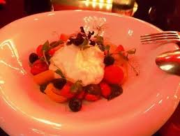 Dinner With A Side Of Cabaret At Maison Rouge Dinner Eat Cuisine