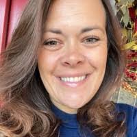 Beth Parnell's Instagram, Twitter & Facebook