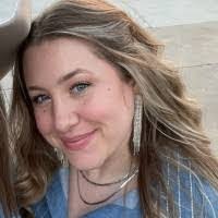 Rae Carlton's Instagram, Twitter & Facebook