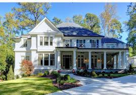 Pin By Amber Russell On Home Exteriors Traditional Home Exteriors Home Styles Exterior Traditional House