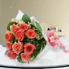 Roses Are Considered The Most Beautiful Of All Flowers They Make You Smile Lift Up Your Spirit Comfort Your S Flower Delivery Online Flower Delivery Flowers