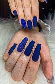 Gorgeous Matte Navy Coffin Nails With An Accent Navy Glitter Nail Blue Acrylic Nails Gold Acrylic Nails Blue Glitter Nails