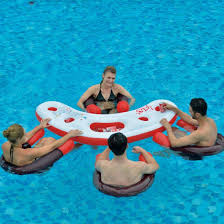 Jilong Fashion Water Bar Pool Set Bestehend Aus 4 Schwimmsitzen Mit Meshboden Und Einem Tisch Mit Getrankehaltern Amazonsm Pool Bar Pool Dekor Swimming Pool