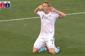 Maybe you would like to learn more about one of these? Adam Buksa Trafil W Doliczonym Czasie I Zostal Bohaterem Polak Z Golem Na Wage Trzech Punktow Wideo