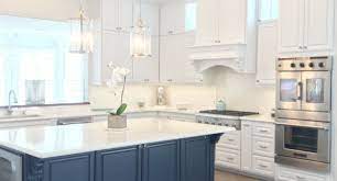 Smith's custom cabinets provides delivers expert advice with custom service that has been serving the state of missouri for 17 years. Savvy Kitchens