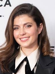 Emily Bader's Instagram, Twitter & Facebook