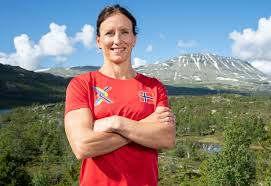 Marit bjørgen, née le 21 mars 1980 à trondheim, est une fondeuse norvégienne dont la carrière internationale s'étend de 1999 à 2018. Marit Bjorgen Skal Forsvare Norge I Landskampen Kampanje