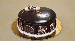 Cospargete la superficie con lo zucchero colorato. Corso Per Pasticcere Torta Al Cioccolato Con Mousse Allo Zabaione