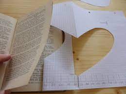 These origami instructions and diagrams were written to be as easy to follow as possible. Herz Aus Einem Buch Gefaltet Handmade Kultur