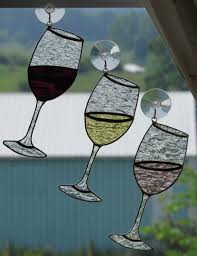 Suncatcher En Verre De Verre Souille Fait A La Main Etsy In 2020 Stained Glass Wine Glass Stained Glass Diy Faux Stained Glass