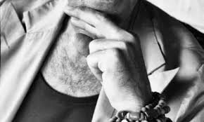 Perche' mi e' arrivata come messaggera di dio, come uno shoten zengin ,come se ,inconsapevole lei, la vita attraverso i suoi occhi,mi stesse dicendo bravo vittorio, e' cosi che si fa. Bardhhdchw3h M