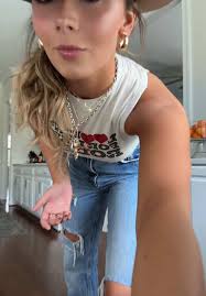 Tank is revolve!!!!! 🌾🫶👏 #ootd #westernfashion #fashion