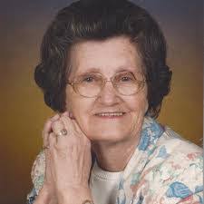 Faye Replogle's Instagram, Twitter & Facebook