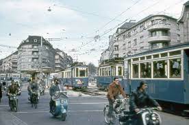 bild 317 vbz zurich schaffhauserplatz mehrere trams ce 2 2 1202 und 1257 aufnahme 1957 zurich strassenbahn bilder