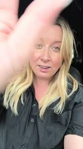 Jessica Hille's Instagram, Twitter & Facebook