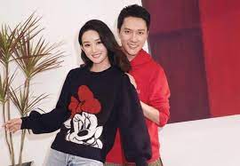 Cô dần khám phá ra bí mật của chồng (kim kang woo đóng), khiến cuộc sống của hai vợ chồng rơi vào vòng nguy hiểm. Rlxmxwoa11821m