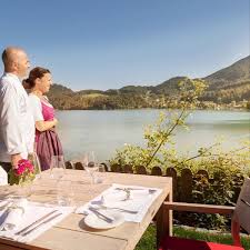 Brunnwirt Fuschlamsee Fuschlseeregion Salzkammergut Essenmitseeblick Seeblick Wohnen Wohneinheit Restaurant