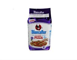 El logo superó todos los cambios de cara de la marca, tanto en los '90 como en 2014, plantando a la cocinera de blancaflor como el símbolo de la harina del paquete celeste. Harina Para Pizza Blancaflor 1 Kilo Argentina Deliargentina