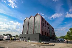 Les Miner posent leur troisième hôtel en Agenais