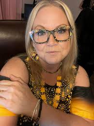 Della's Timeless Fashion Sense from Perry Mason