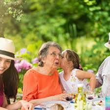 Das traumhafte carolaschlösschen liegt in einer der schönsten parkanlagen dresdens, dem großen garten. Sonntagsbrunch In Dresden Am 29 12 2019 Carolaschlosschen