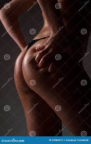 Sexy Desnuda Mujer Culo. Trasero Chica Desnuda. Sexo Tocar Nalgas. Foto de  archivo - Imagen de desnudo, vago: 210800412