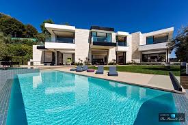 32 85 Million Sunset Strip Luxury Residence 9133 Oriole Way Los Angeles Ca The Pinnacle List Mansiones De Lujo Arquitectura Casas