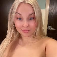 Eve Farmer's Instagram, Twitter & Facebook