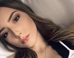 Hailie Scott, la fille d'Eminem pose en t-shirt transparent sur instagram !