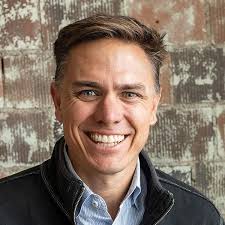 Bart Foster's Instagram, Twitter & Facebook