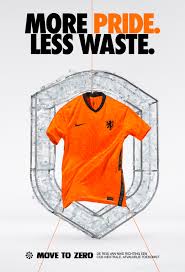 Ook dit zwarte tenue kun je online bestellen. Nederlands Elftal Voetbalshirt 2020 2021 Voetbalshirts Com